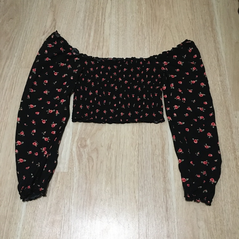 Black Crop Too with Flowers 🌺